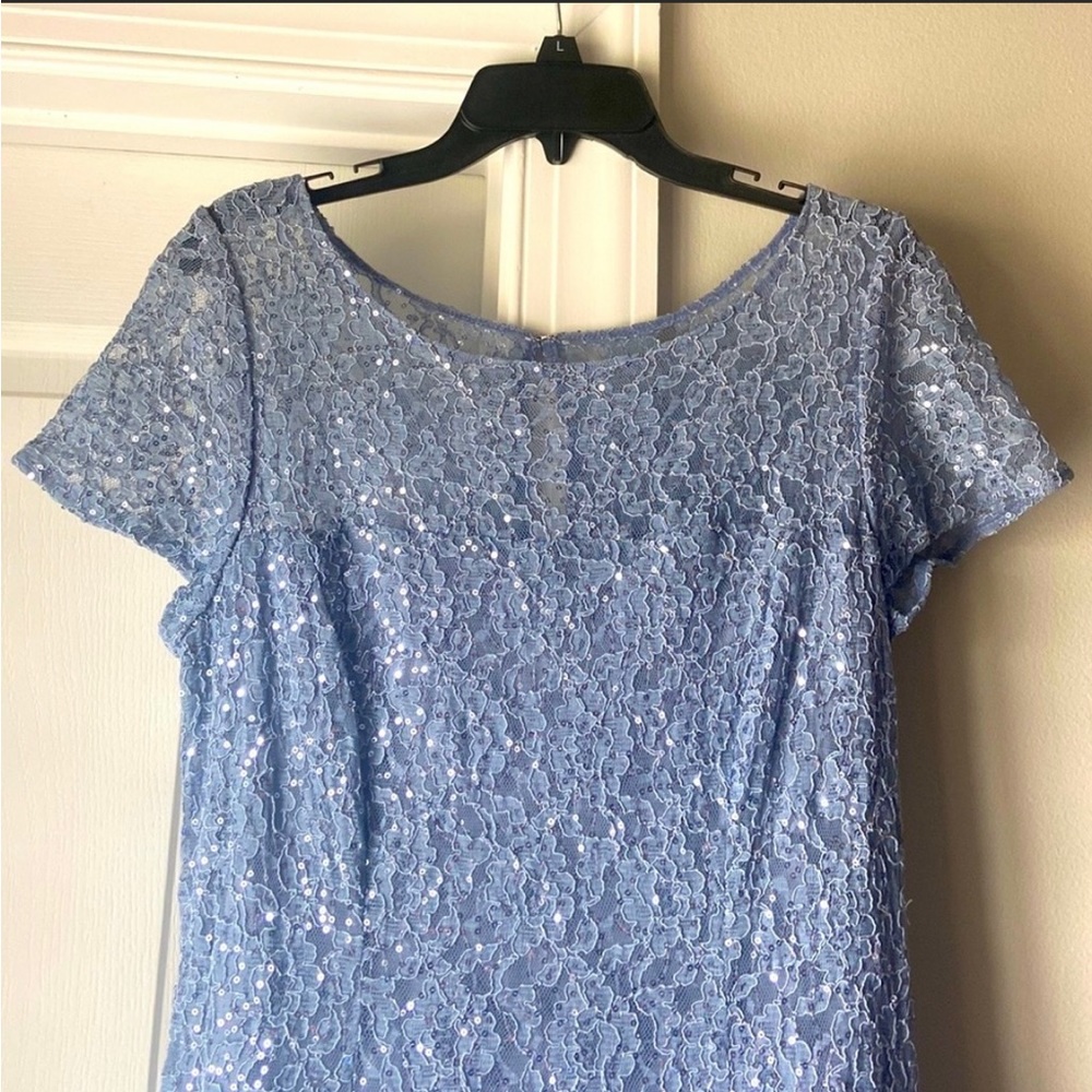 Blue Sheath Midi Dress with Scoop Neck and Short Sleeves